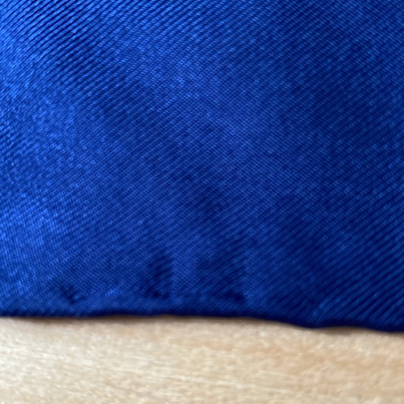 Hermes Eperon D'Or forever scarf approx 35”x35” silk, hand stitched rolled edges - Picture 9 of 16